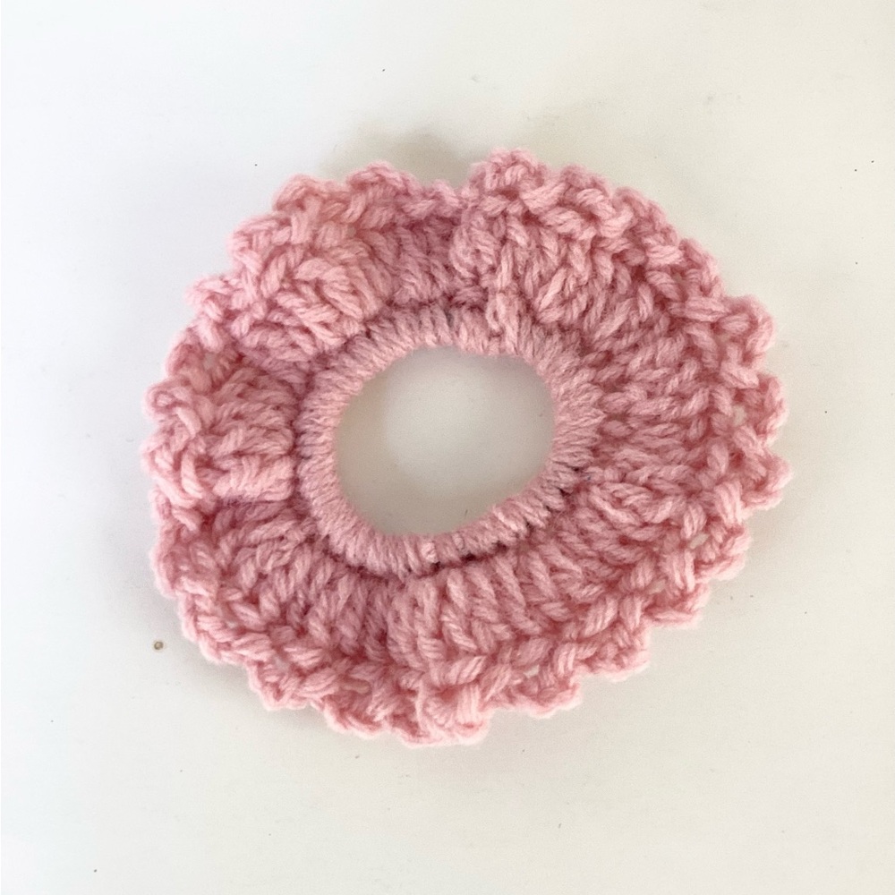 Hair Scrunchy Set Hand Crafted Pink CrochetBoho Messy Bun Ruffle - Picture 5 of 11
